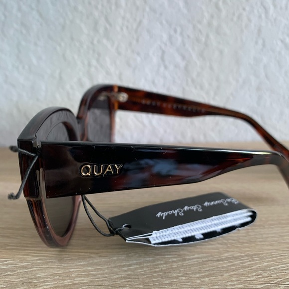 Quay x J.Lo Limelight Sunglasses (Tort/Pk) - Picture 4 of 6